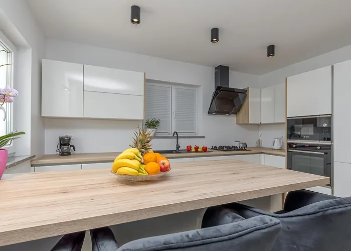 House Sunrise 4* Bale