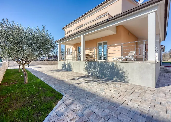 House Sunrise Affittacamere Bale