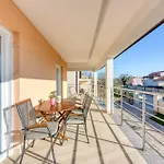 House Sunrise Konukevi 4*
